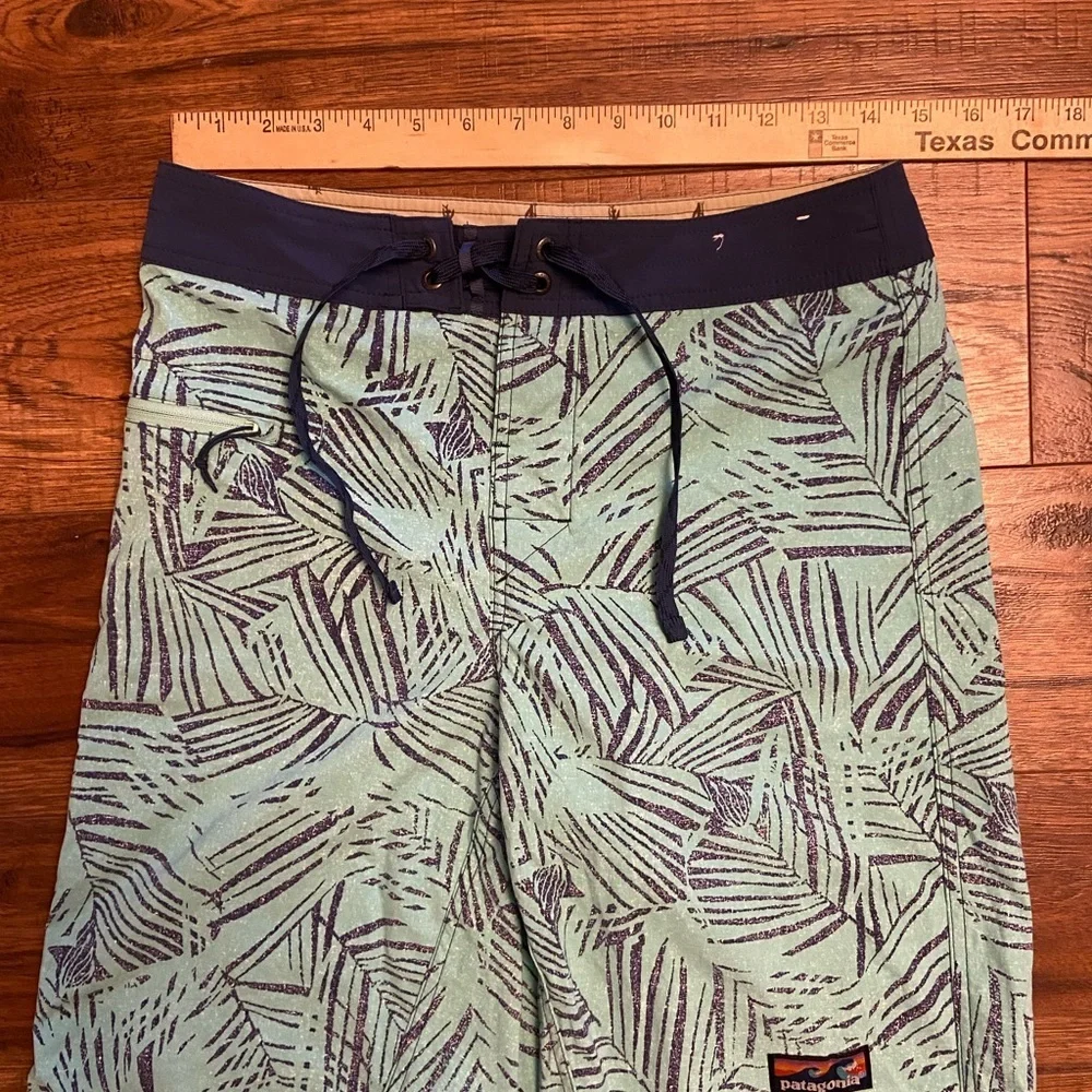 Patagonia Wavefarer Board Short Mens 30 Green Printed Beach Travel Fishing Swim